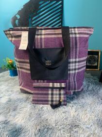Sac à main burberry Grande capacité avec un  portefeuille pour femme == حقيبة يد كبيرة الحجم مع محفظة للنساء 